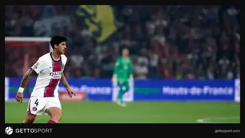 PSJ forması geyinmiş Lukas Beraldo məşqdə