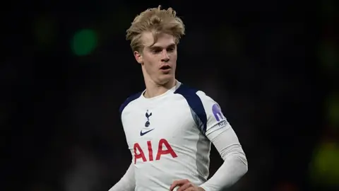 Lukas Berqvall Tottenhem forması ilə meydanda