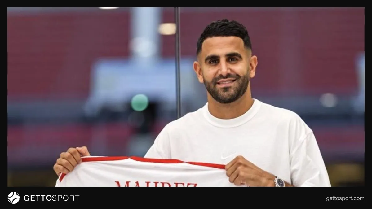 Riyad Mahrez klub formasında, top nəzarətində