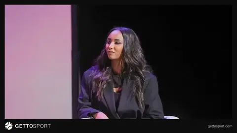 Naomi Şiff Sky Sports studiyasında və ya Maks Ferstappenin Red Bull bolidi