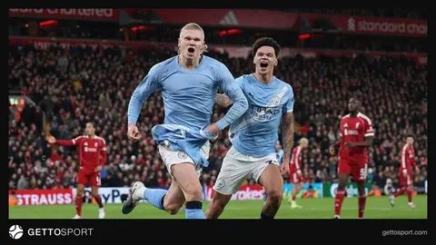 Mançester Siti futbolçuları Liverpul stadionunda qeyd edirlər