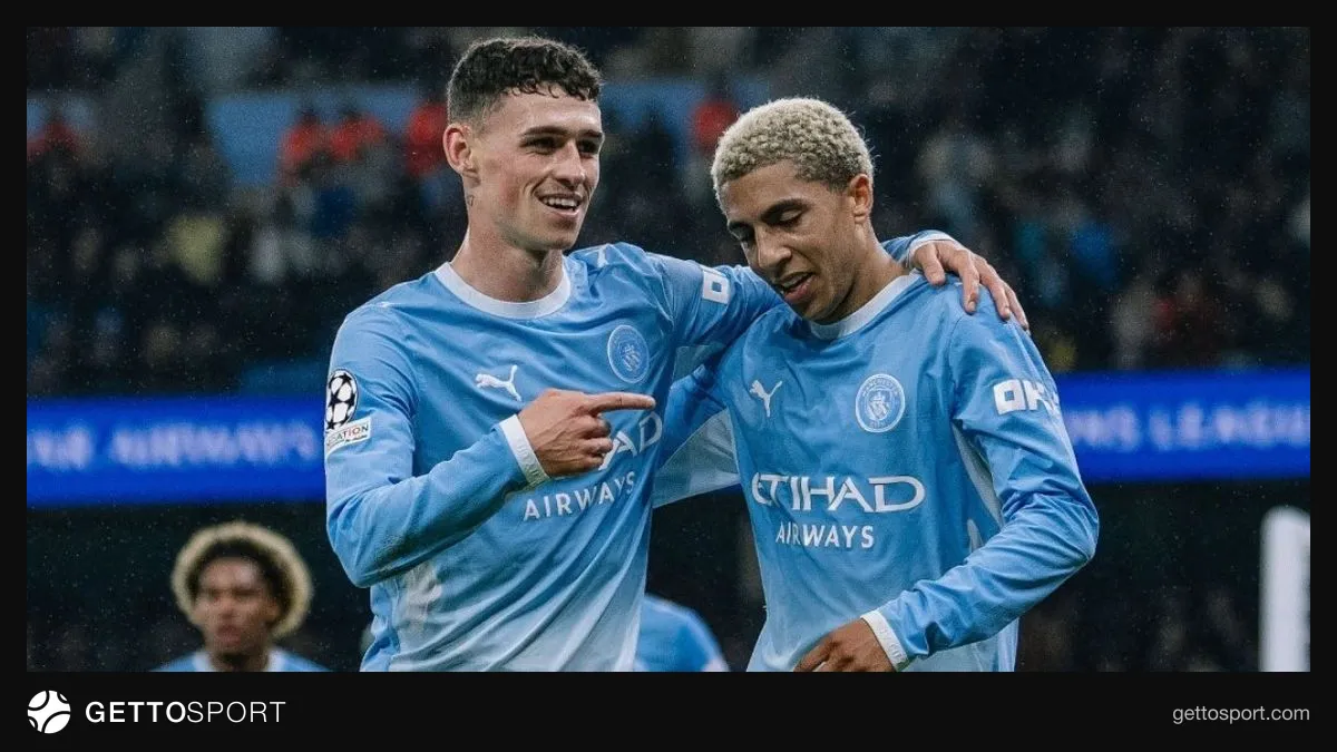 Manchester City oyuncuları Phil Foden ve takım arkadaşları gol sevinci yaşarken