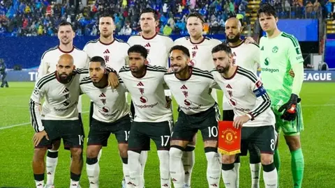 Manchester United soyunma odası ve teknik direktör adaylarıyla ilgili tartışma