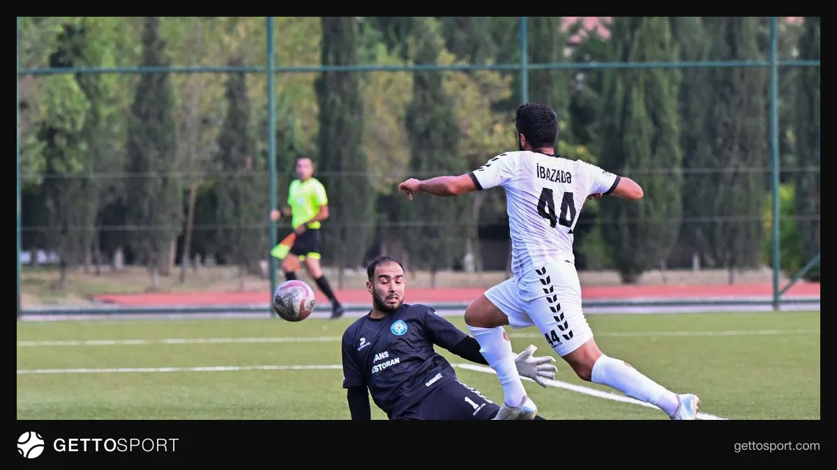 Marafon futbolçuları Kür-Araz üzərinə böyük qələbə sonrası qeyd etmə anı