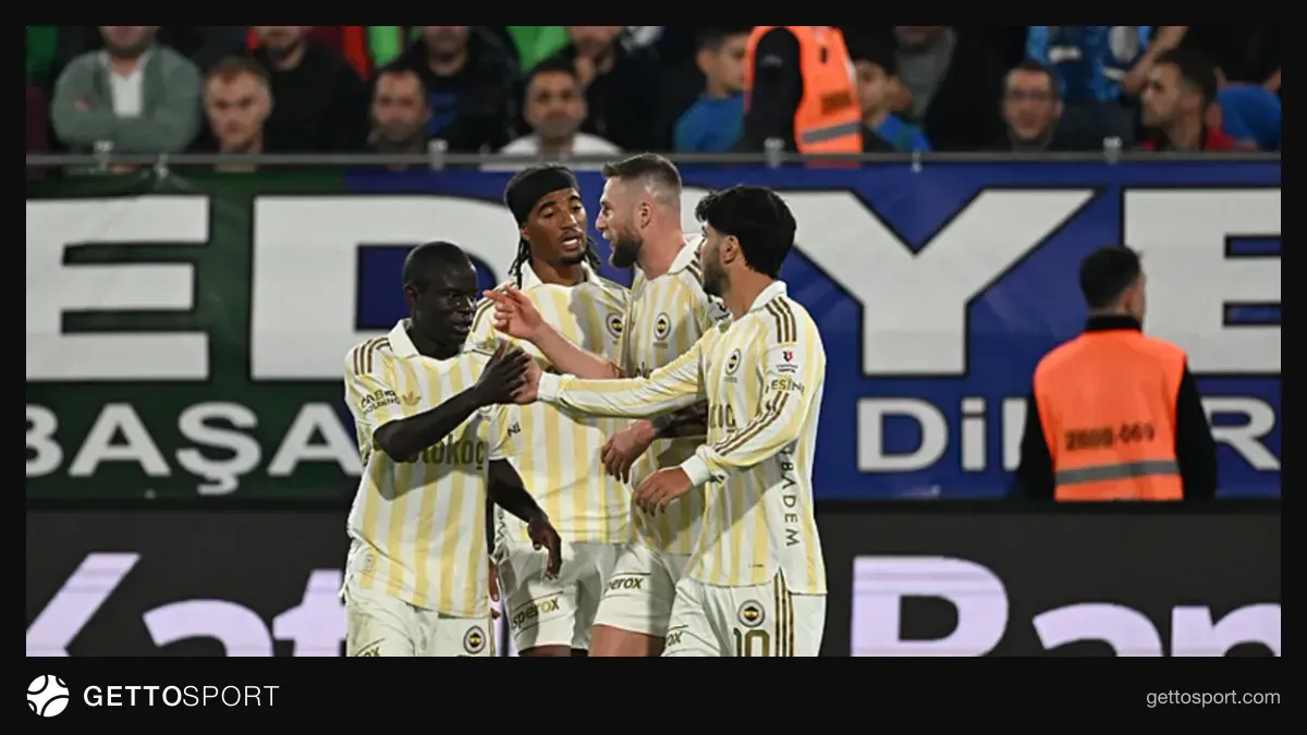 Marco Asensio gol sevinci sarı-lacivert formayla