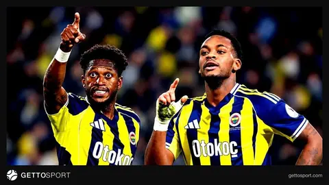 Marco Silva basın toplantısında konuşurken