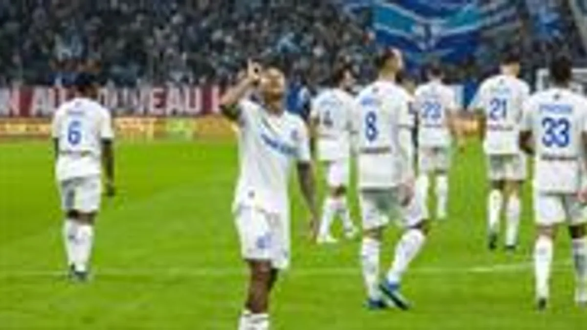 Marsilya oyuncuları gol sevincinde, maçı 4-3 kazandılar