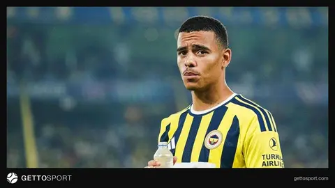 Fenerbahçe formasıyla sahada penaltı pozisyonu ve basın toplantısında İsmail Kartal