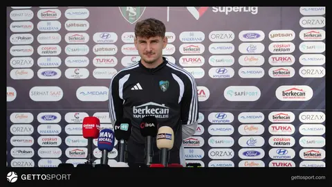 Matej Maglica antrenmanda konuşuyor, Kocaelispor formasıyla
