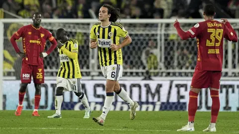 Matteo Guendouzi maç sonrası basın açıklaması yaparken
