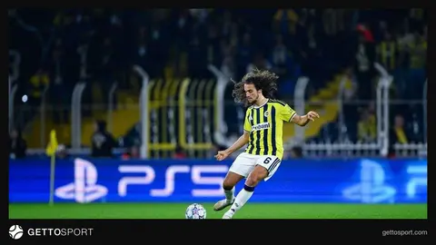 Matteo Guendouzi Fenerbahçe formasıyla mücadele ederken