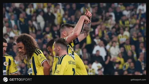 Matteo Guendouzi maç esnasında Fenerbahçe formasıyla