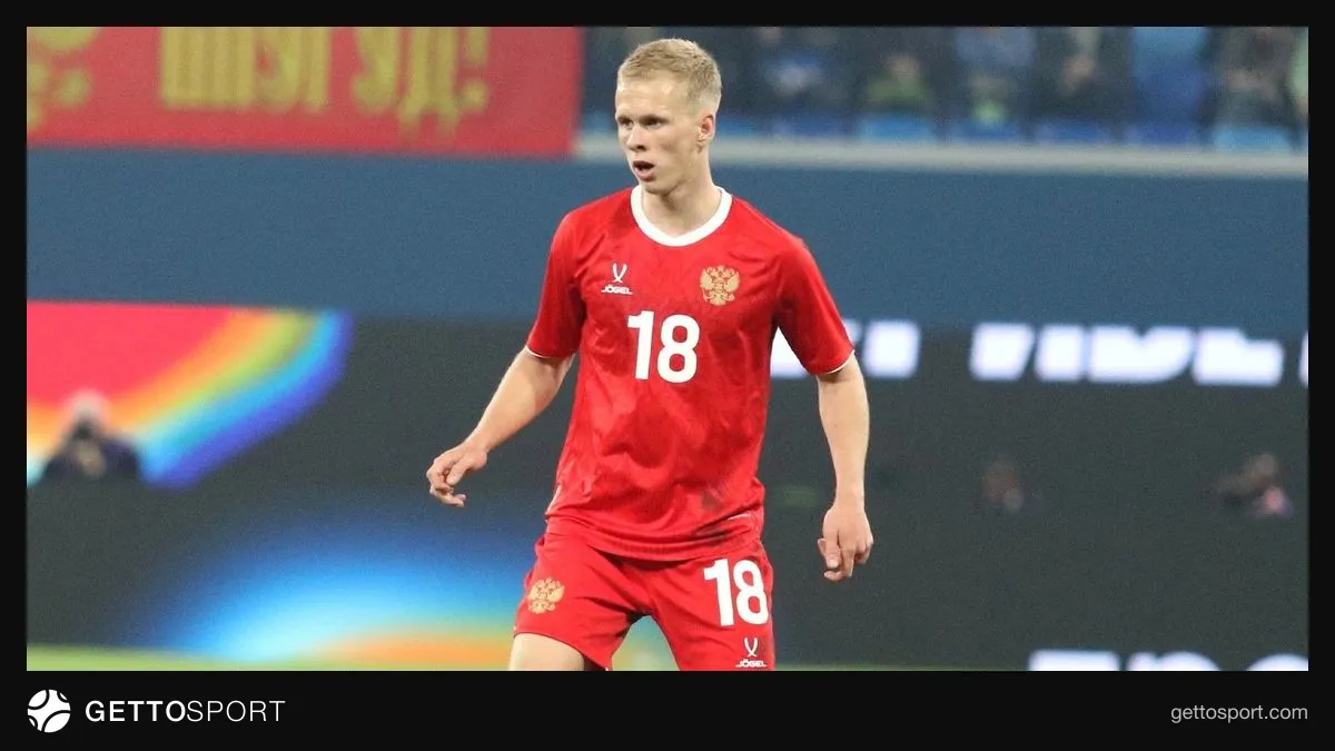 Matvey Kislyak, CSKA Moskova formasıyla topla ilerlerken