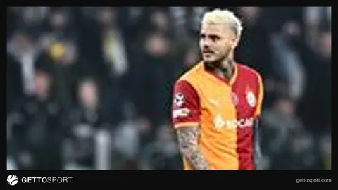 Mauro Icardi Galatasaray formasıyla sahada gol sevinci görüntüsü