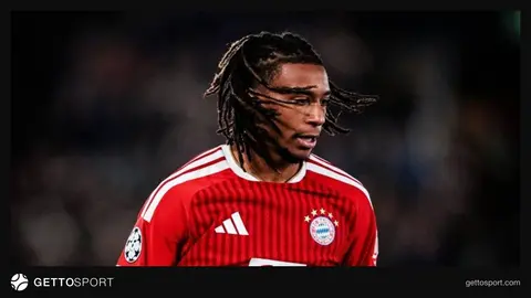 Maykl Olise Bayern formasında qol sevinci