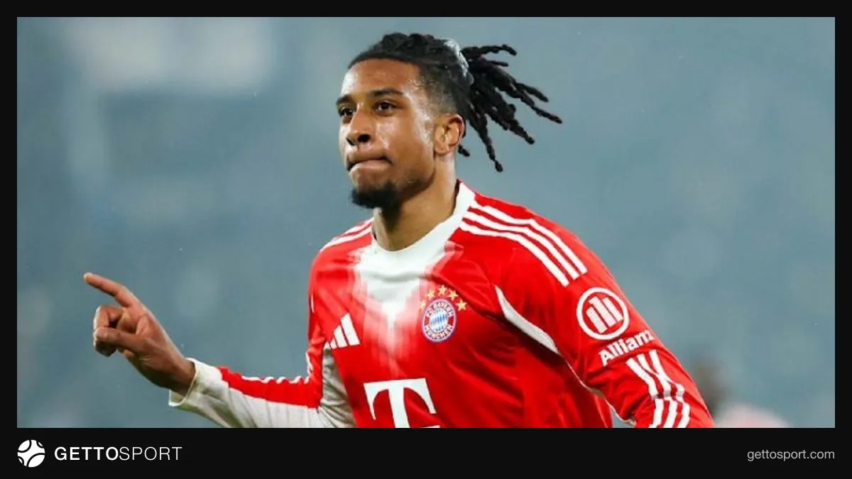 Maykl Olise Bayern forması ilə topa nəzarət edir