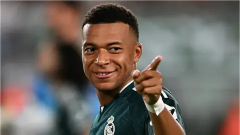Mbappe "Real Madrid" formasında Çempionlar Liqası matçında