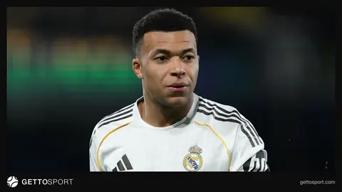 Kilian Mbappe topa vurur, Real Madrid forması