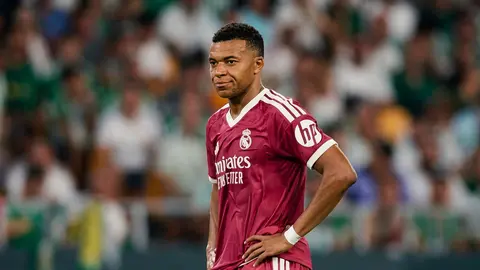 Kilian Mbappe və reklam lövhələri ilə bağlı xəbər görüntüsü