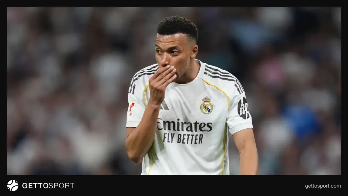Kilian Mbappe Madrid Real formasında sahədə