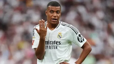 Mbappe və Vinisius məşqdə birlikdə, lakin soyuq münasibət izlenimi