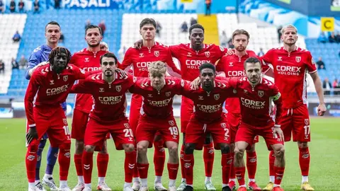 Mehmet Özdilek basın açıklaması yaparken