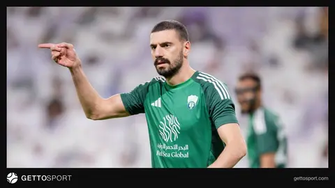 Merih Demiral Al-Ahli formasıyla basın açıklaması yaparken