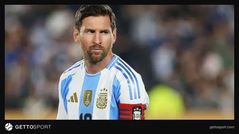 Messi ChatGPT reklamında şahmat lövhəsinə baxır
