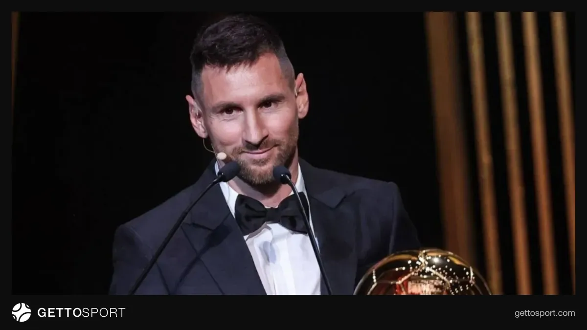 Lionel Messi podyum və ya mükafat mərasimi üçün hazırlıq zamanı