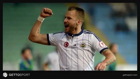 Michal Kadlec röportajda konuşurken