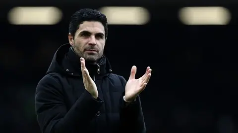 Mikel Arteta mətbuat konfransında danışır