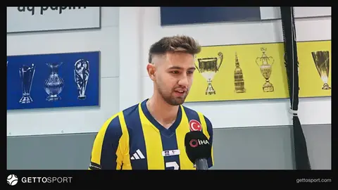 Mirza Lagumdzija Fenerbahçe formasıyla açıklama yaparken