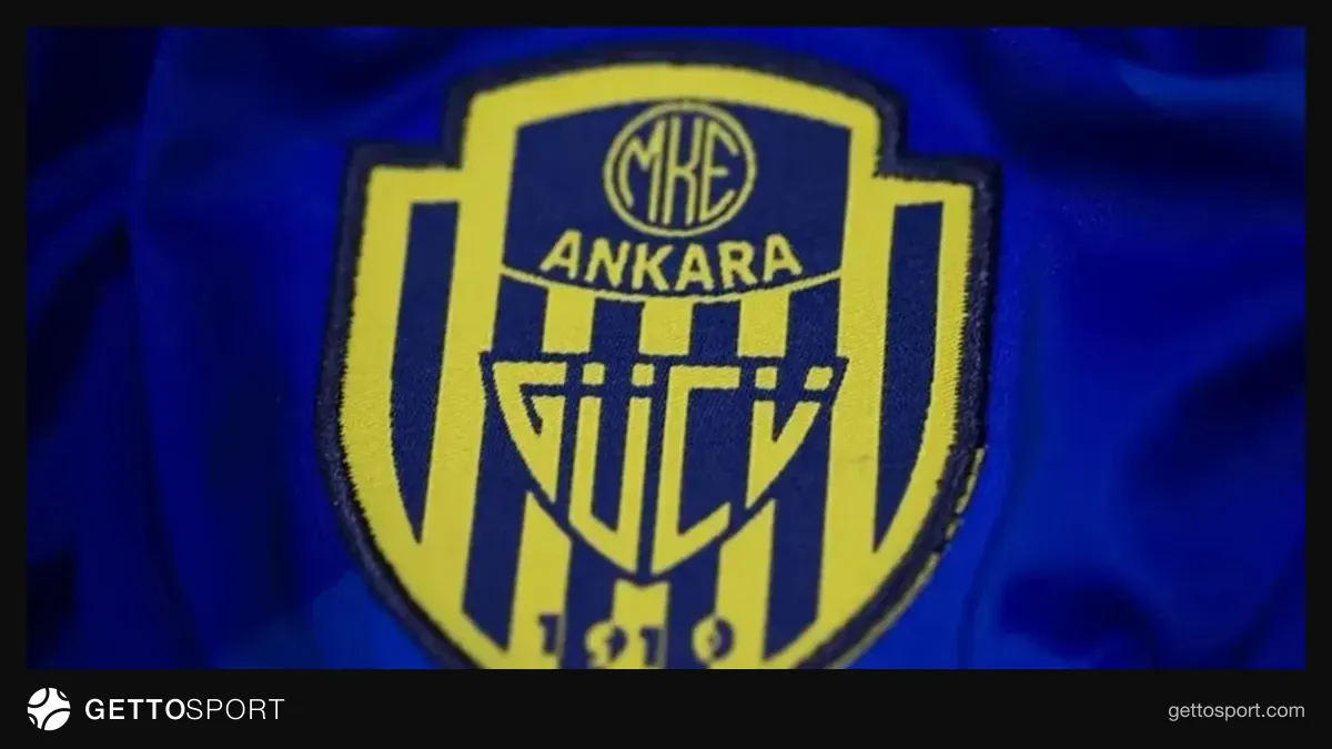 MKE Ankaragücü Başkanı İlhami Alparslan konuşurken