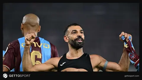 Trabzonspor formasıyla Mohamed Salah gol sevincinde