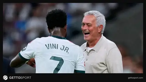 Joze Mourinyo məşqdə taktiki göstəriş verir, Vinisius Junior fon