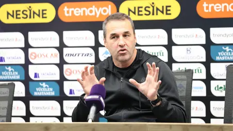 Muğlaspor oyuncuları 5-0 galibiyeti kutluyor