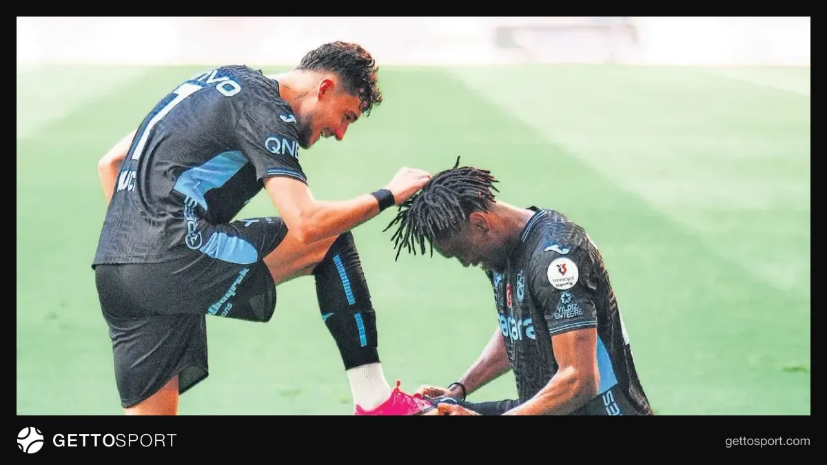 Trabzonspor formasıyla Muhammed Salah gol sonrası sevinç veya Andre Onana kurtarış anı
