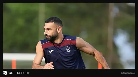 Muhammed Salah antrenmanda top kontrolü yaparken