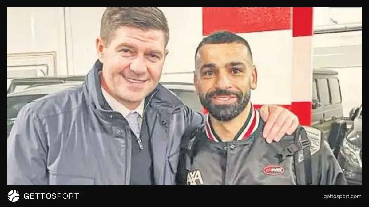 Muhammed Salah bordo-mavili formayla gol sevinci yaşarken