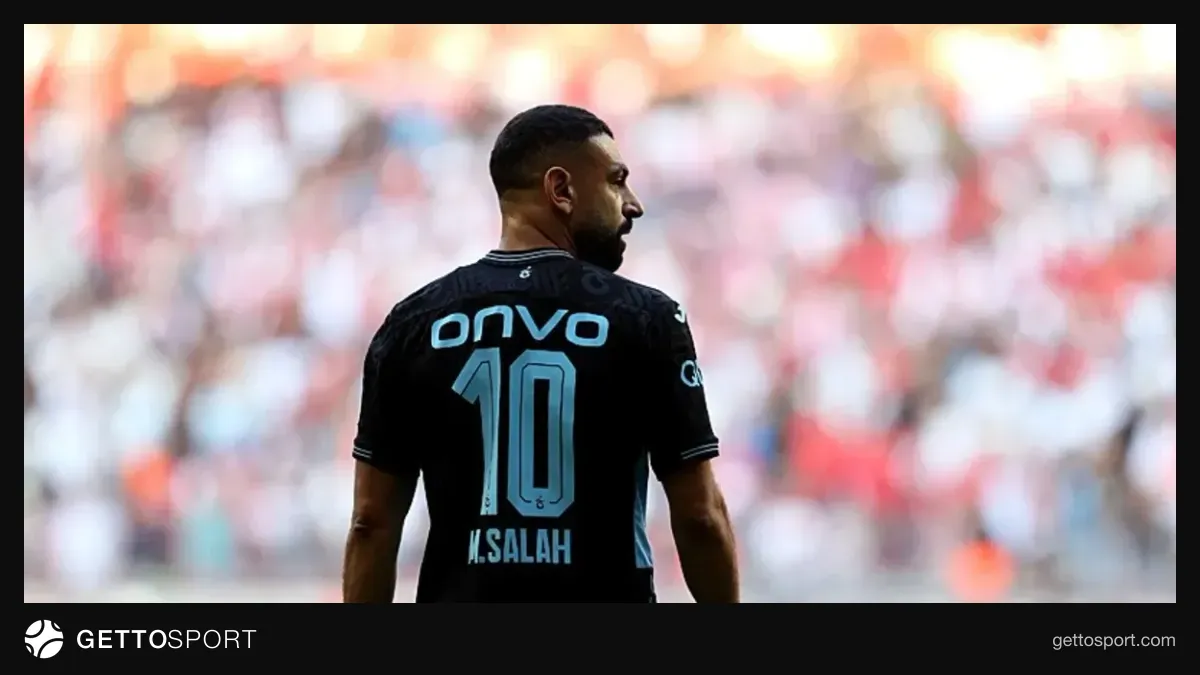 Muhammed Salah top sürerken ve asist yaparken görüntüsü