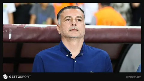 Murat Şahin'in Pendikspor forması ile tanıtım pozu