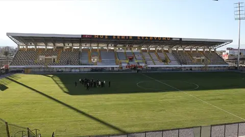 Muş Şehir Stadyumu'nda zemin ve tribün yenileme çalışmaları