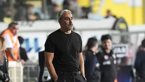 Eyüpspor teknik direktörü Mustafa Dalcı maç sonrası konuşurken