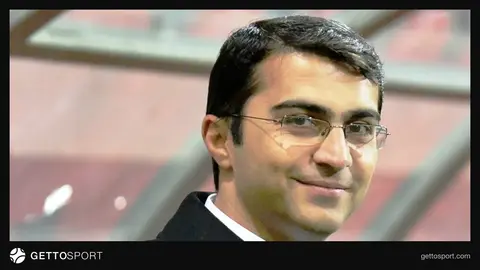 Nail Kərimov müsahibə verərkən