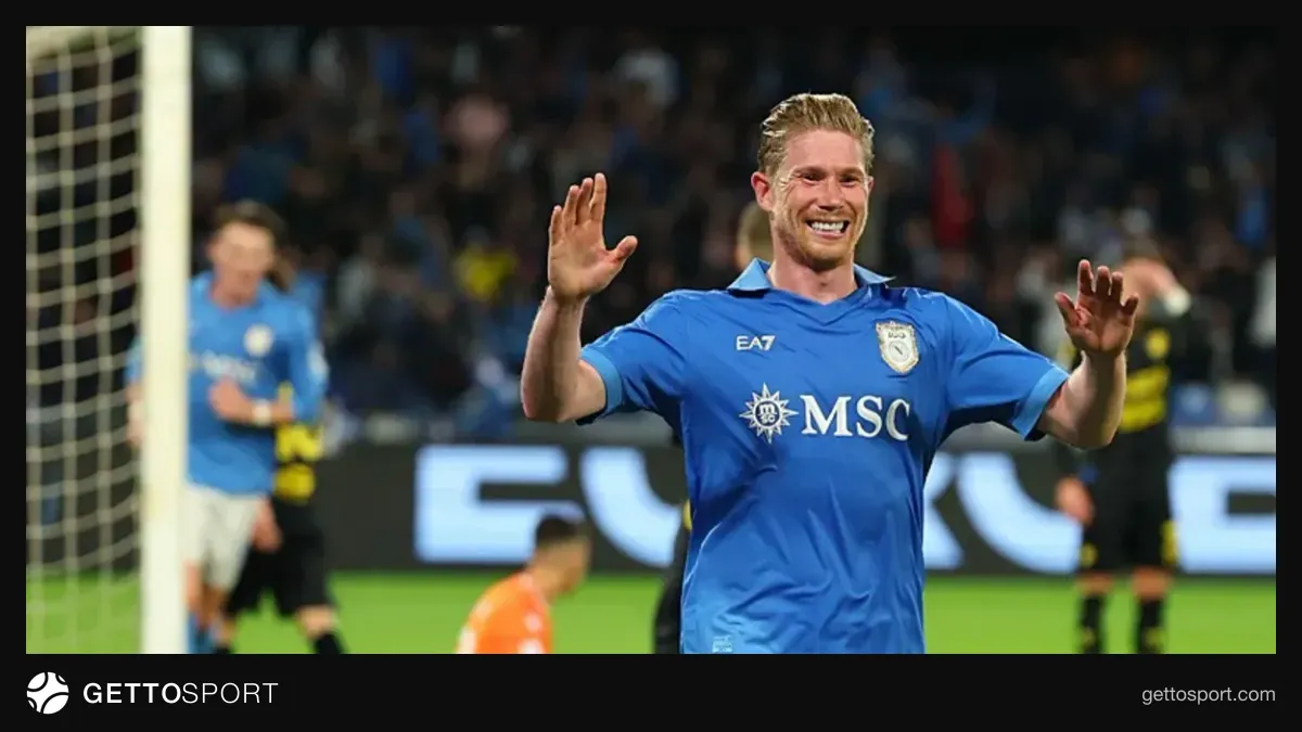 Napoli oyuncuları De Bruyne ve takım arkadaşları gol sonrası sevinç yaşarken