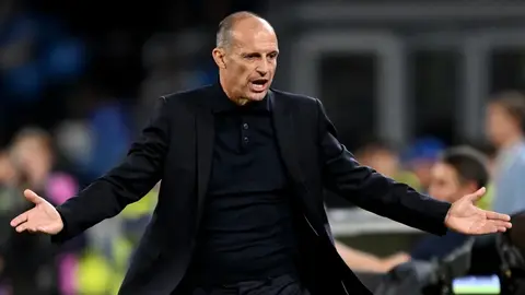 Napoli futbolçuları məşqdə zədə və həkimlərlə müzakirə