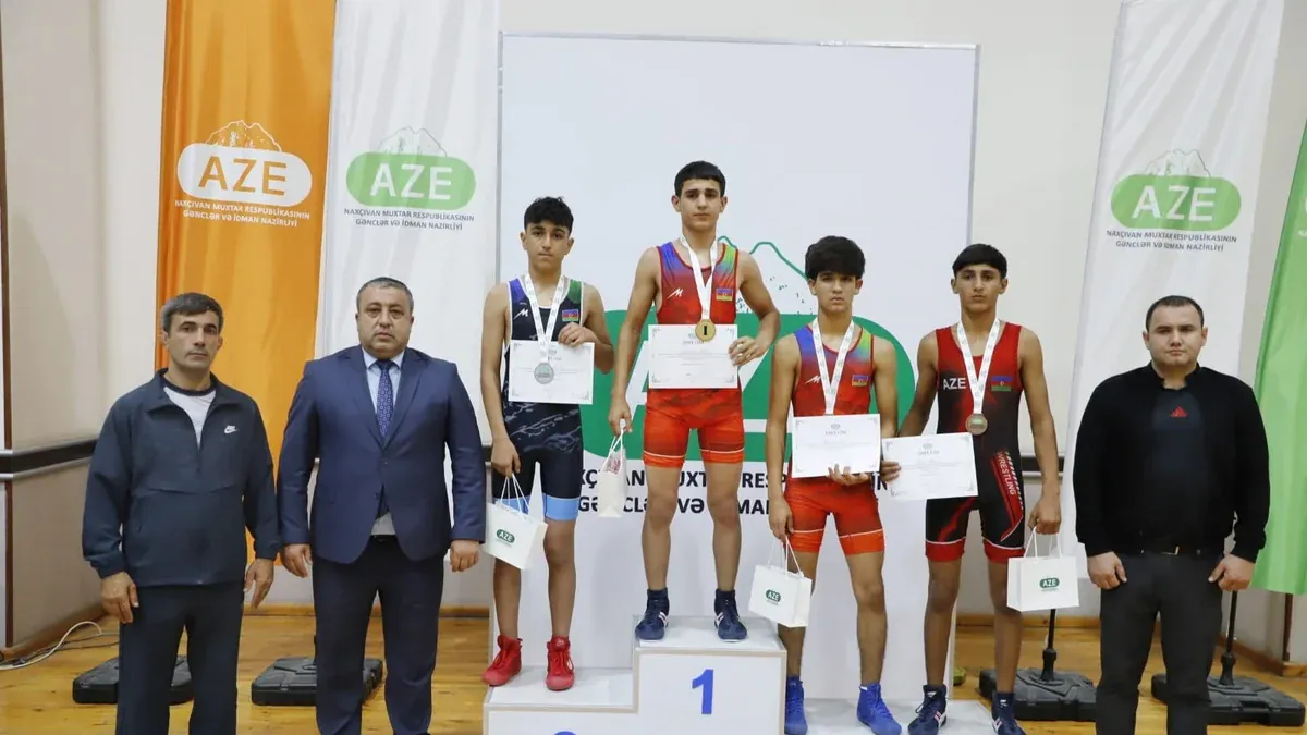 İlham Əliyev adına Olimpiya İdman Kompleksində sərbəst güləş yarışından görüntü