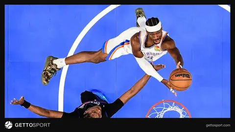 NBA Europe loqosu və basketbol meydançası görüntüsü