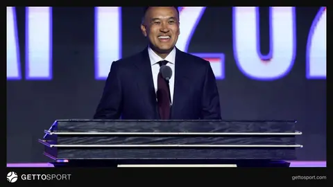 Mark Tatum basın toplantısında konuşurken görüntüsü