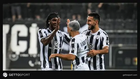 Neftçi futbolçuları meydanda start heyəti